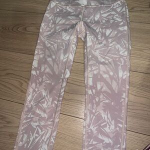 Lulumelon Women's Pink Patterned leggings